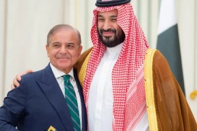 乐竟体育中文-关于沙特球队面临考验，努力追赶晋级机会的信息