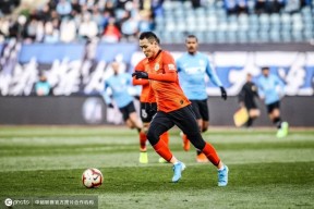 乐竟体育平台-包含北京人和主场大胜大连一方，喜获胜利的词条